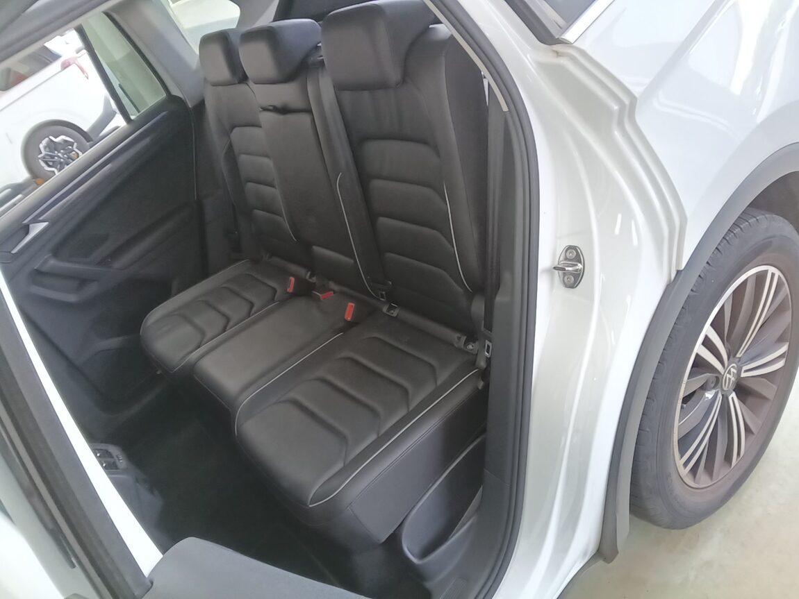 VOLKSWAGEN TIGUAN (2ND GEN) 2.0 TDI PREMIUM 2023 - zdjęcie 18