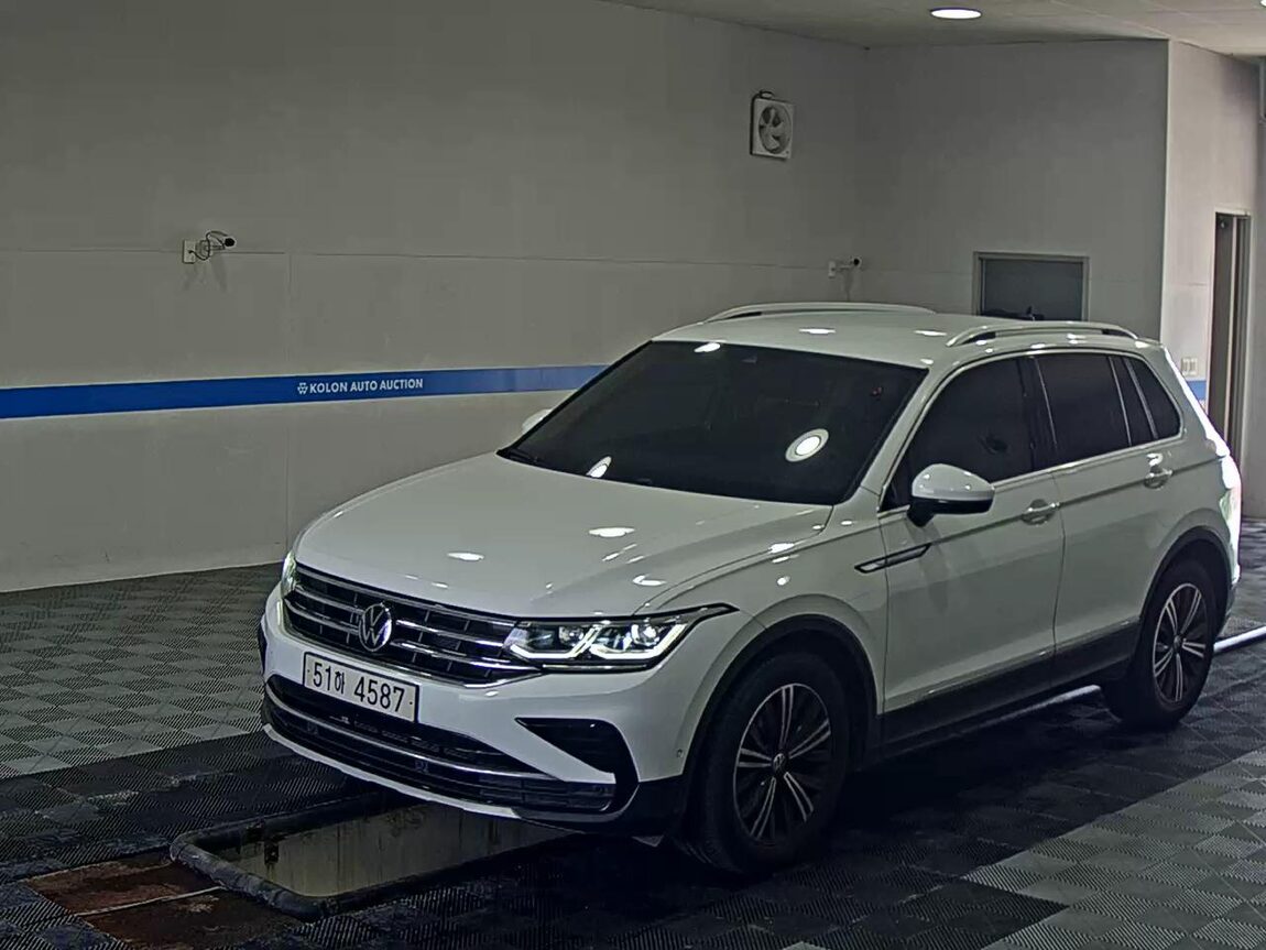VOLKSWAGEN TIGUAN (2ND GEN) 2.0 TDI PREMIUM 2023 - zdjęcie 2