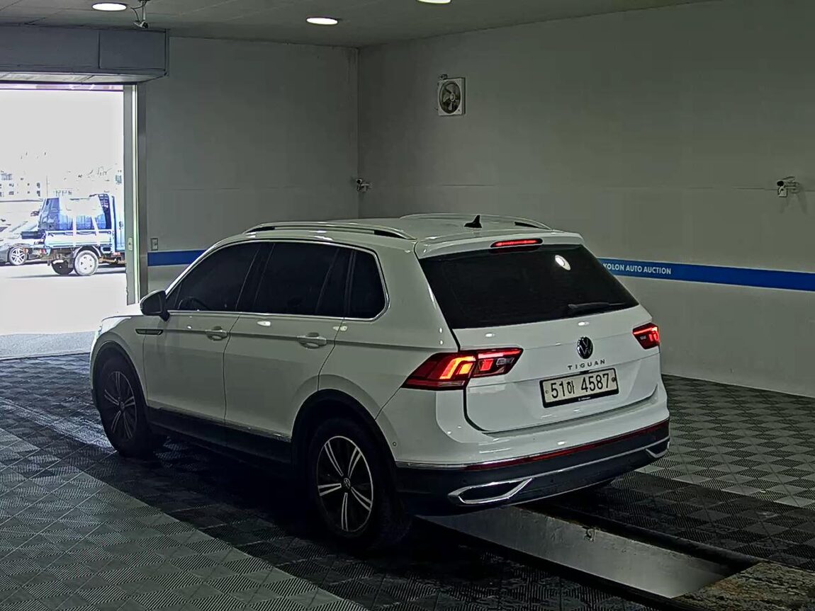 VOLKSWAGEN TIGUAN (2ND GEN) 2.0 TDI PREMIUM 2023 - zdjęcie 6