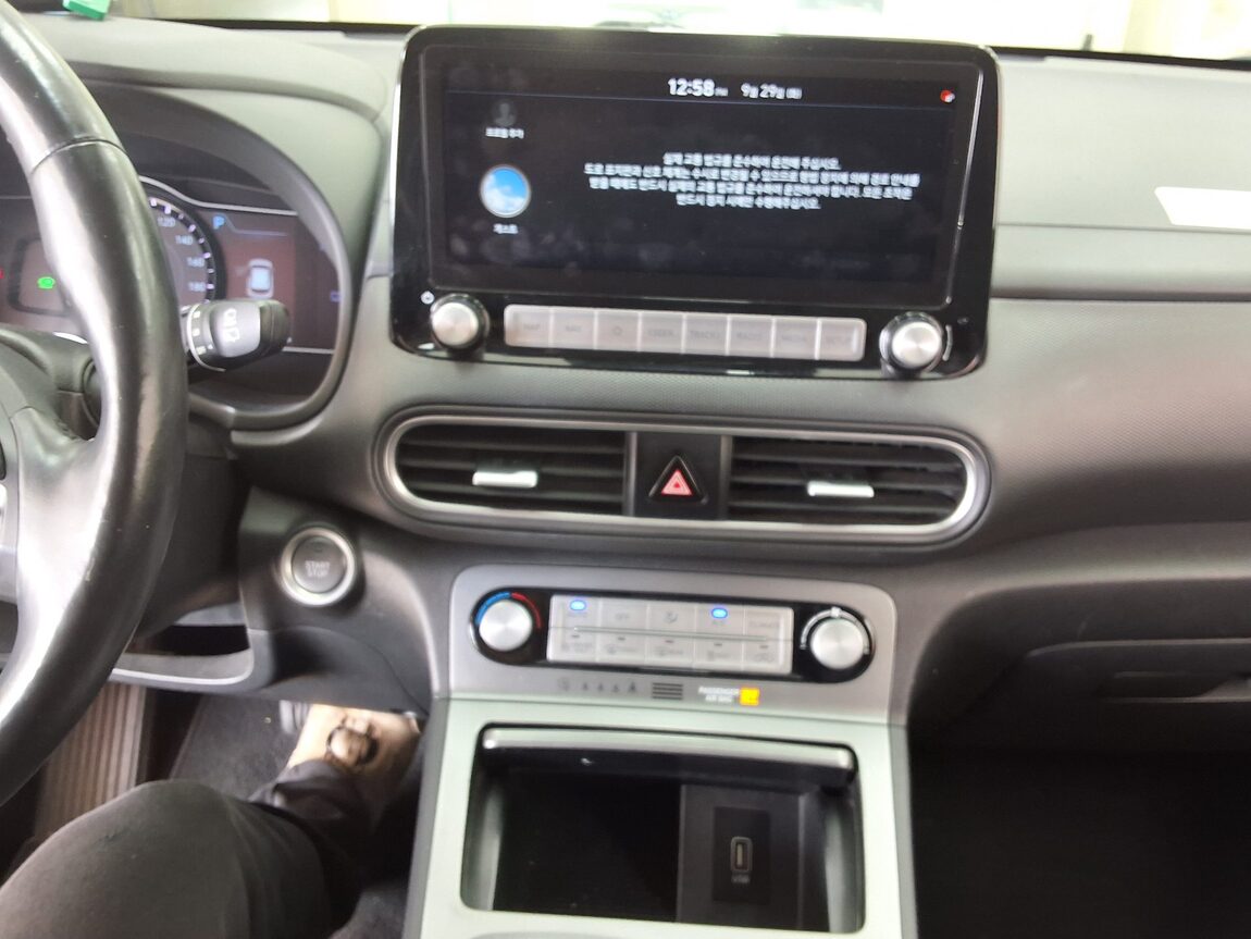 HYUNDAI KONA ELECTRIC EV MODERN 2020 - zdjęcie 24