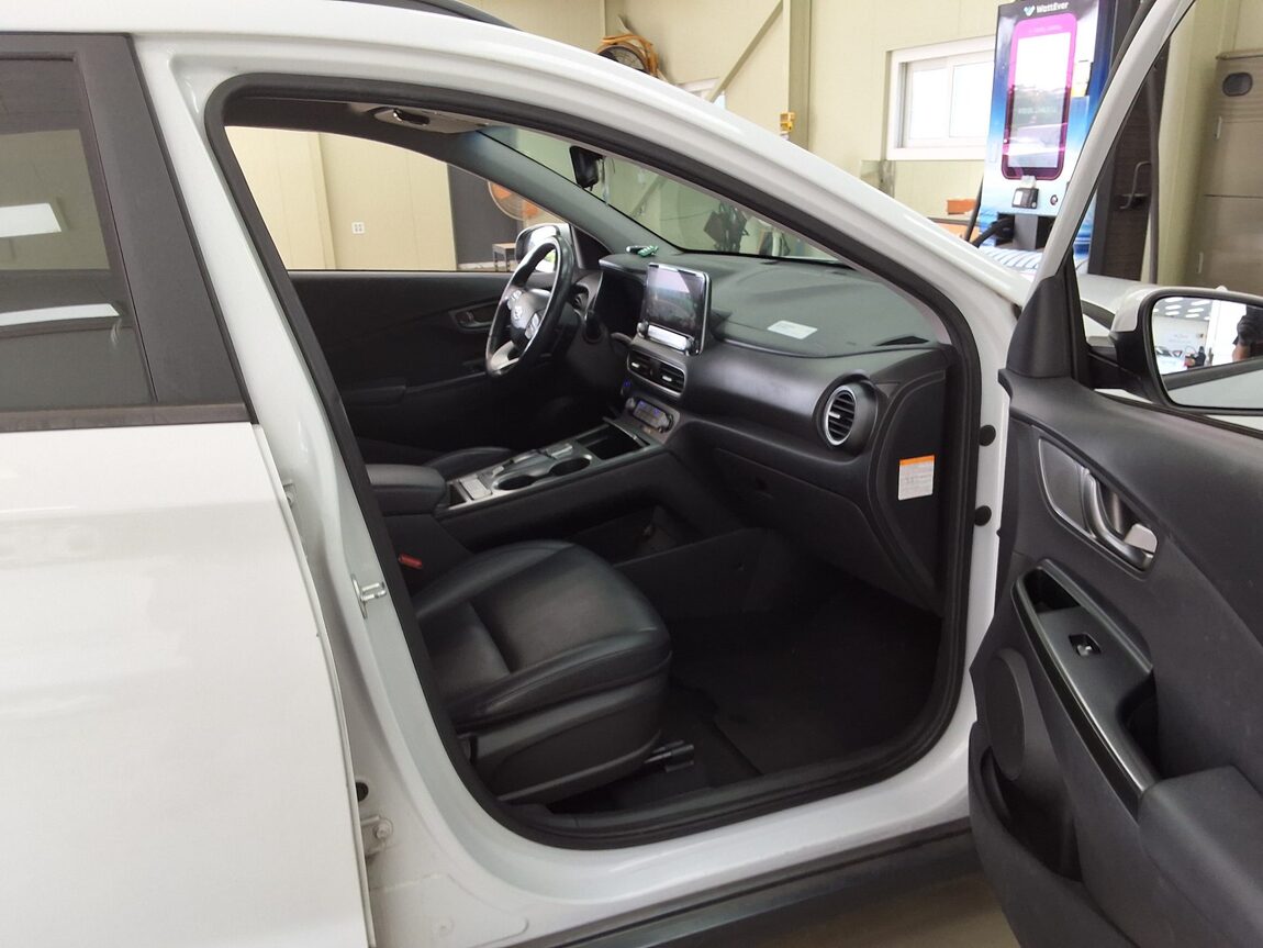HYUNDAI KONA ELECTRIC EV MODERN 2020 - zdjęcie 15