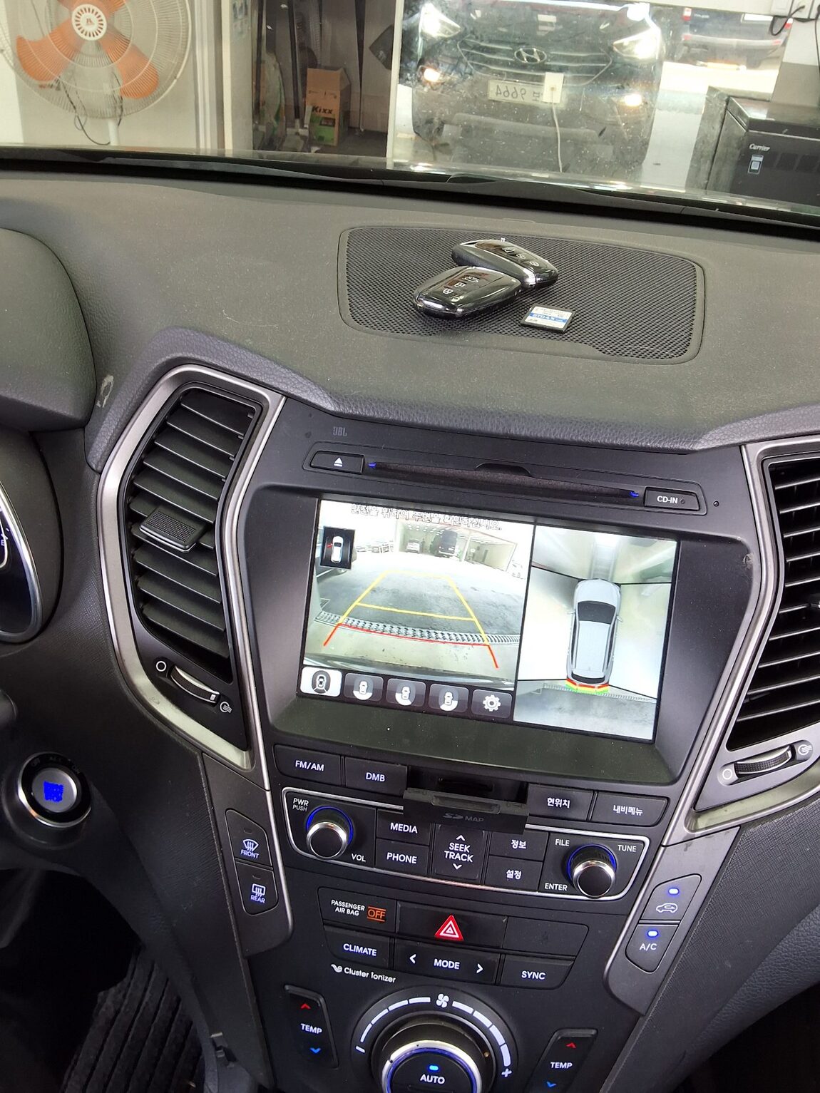 HYUNDAI SANTA FE THE PRIME DIESEL R2.0 2WD EXCLUSIVE SPECIAL 2018 - zdjęcie 17
