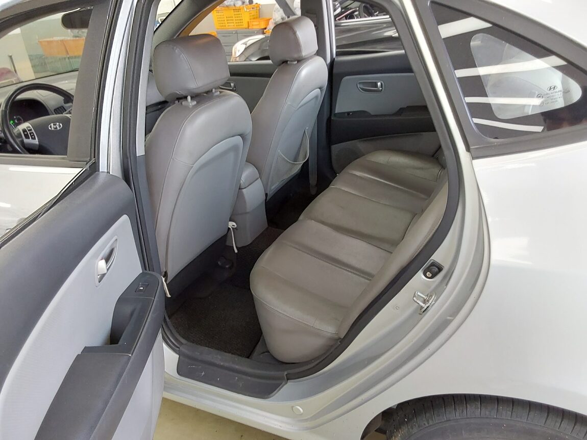 HYUNDAI AVANTE HD 1.6 VVT S16 LUXURY 2008 - zdjęcie 12
