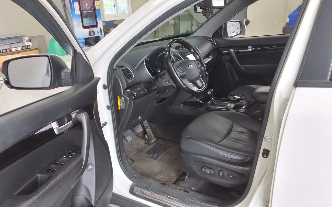 KIA NEW SORENTO R R2.0 2WD LIMITED 2013 - zdjęcie 10