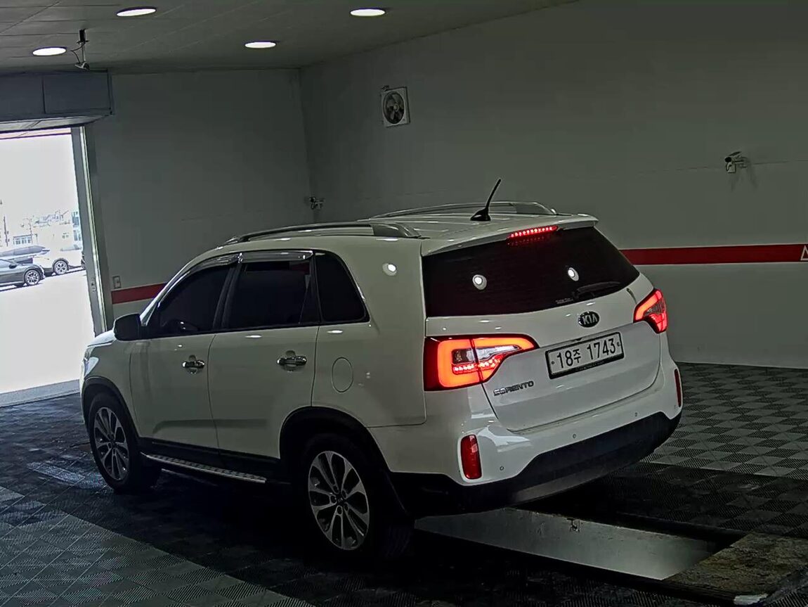 KIA NEW SORENTO R R2.0 2WD LIMITED 2013 - zdjęcie 6