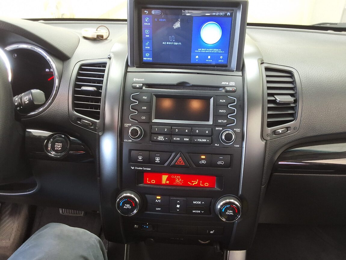 KIA SORENTO R DIESEL 2.2 2WD TLX PREMIUM 2010 - zdjęcie 24