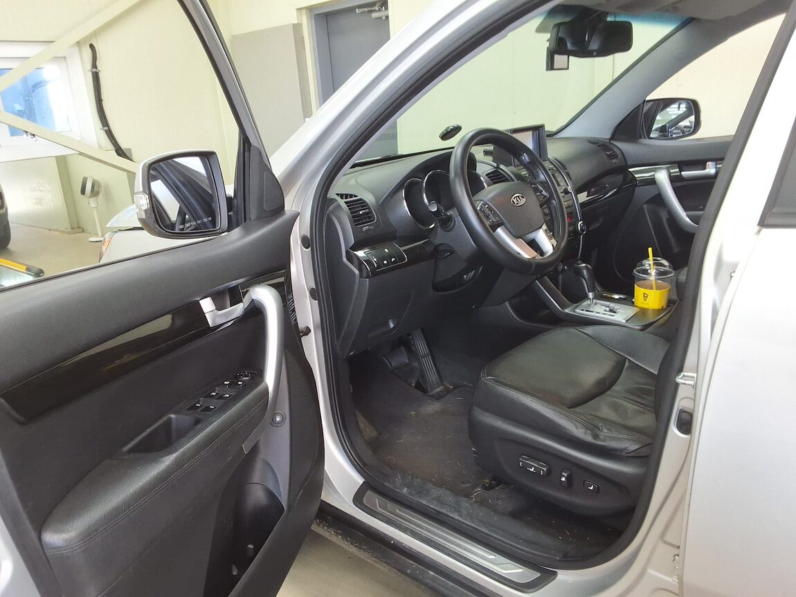KIA SORENTO R DIESEL 2.2 2WD TLX PREMIUM 2010 - zdjęcie 11