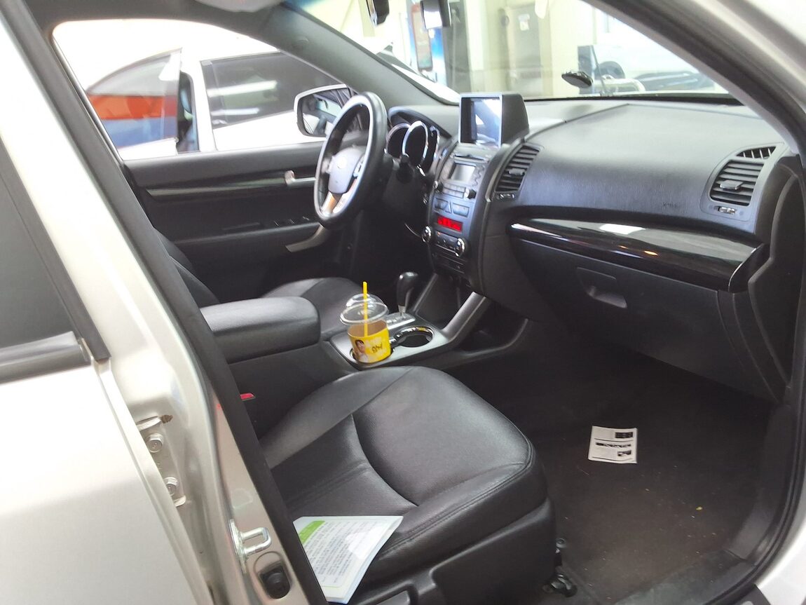 KIA SORENTO R DIESEL 2.2 2WD TLX PREMIUM 2010 - zdjęcie 15