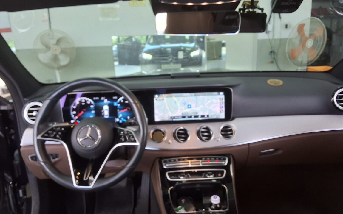 MERCEDES-BENZ E-CLASS (5TH GEN) E250 AVANTGARDE 2021 - zdjęcie 11