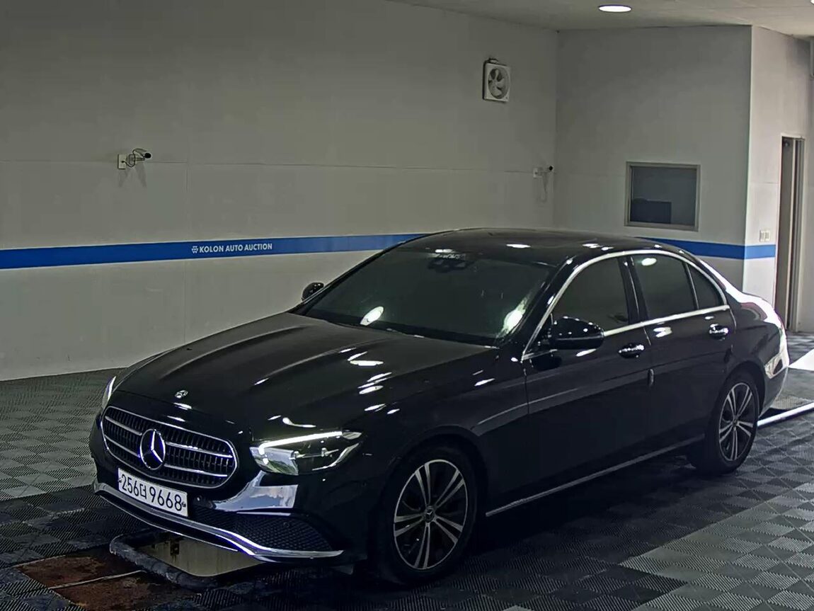 MERCEDES-BENZ E-CLASS (5TH GEN) E250 AVANTGARDE 2021 - zdjęcie 2