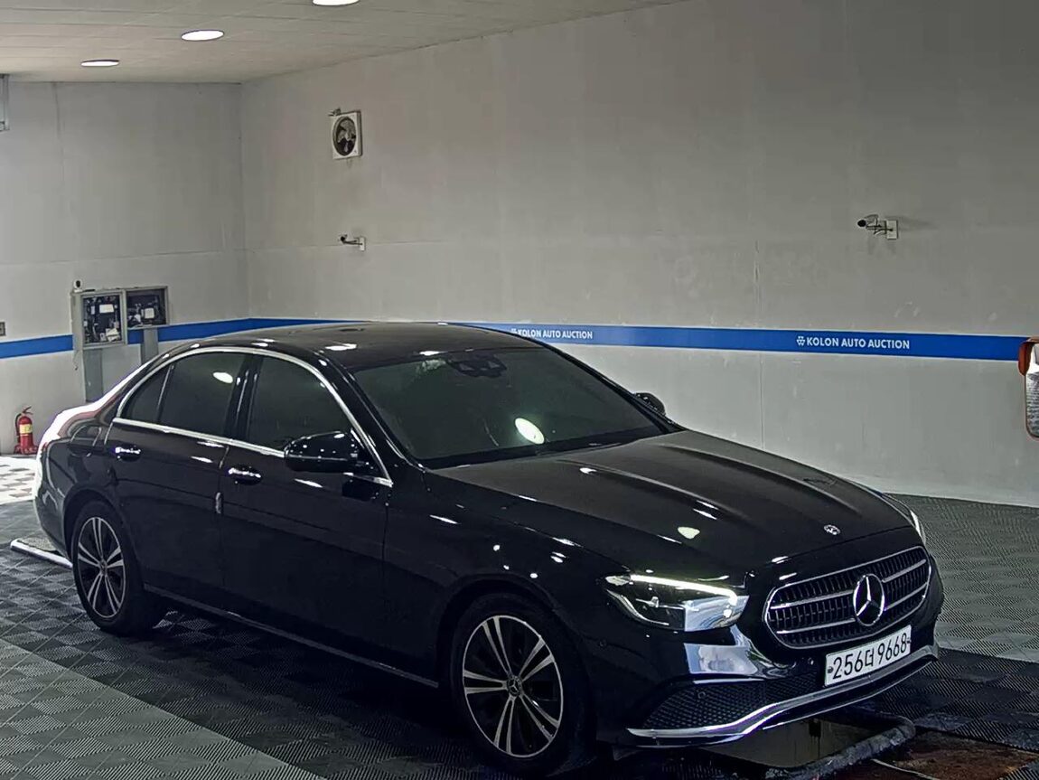 MERCEDES-BENZ E-CLASS (5TH GEN) E250 AVANTGARDE 2021 - zdjęcie 3
