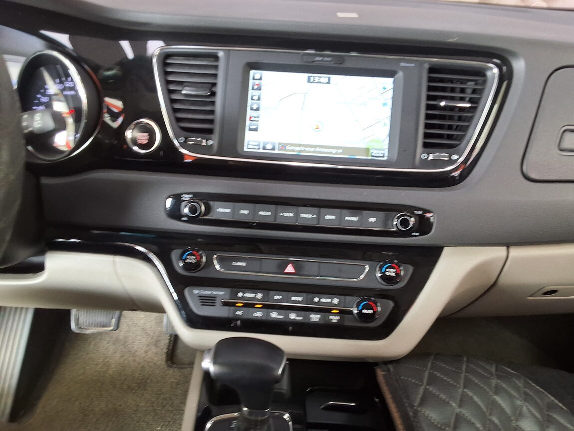 KIA ALL NEW CARNIVAL 9-SEATER DIESEL PRESTIGE 2017 - zdjęcie 24