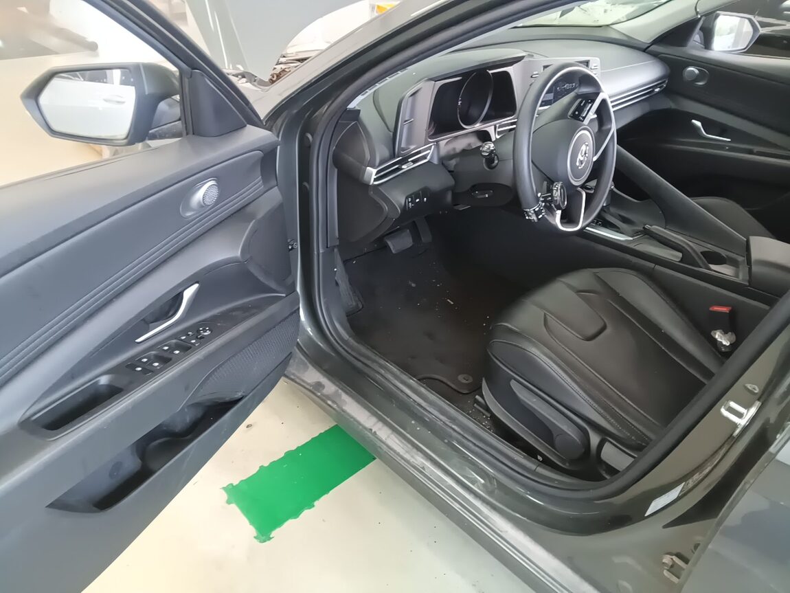 HYUNDAI AVANTE (CN7) 1.6 GASOLINE SMART 2023 - zdjęcie 10