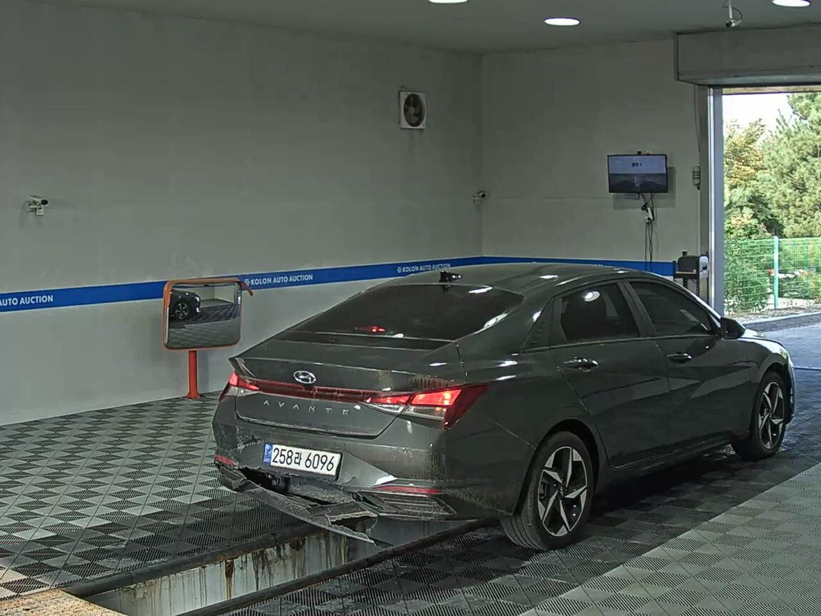 HYUNDAI AVANTE (CN7) 1.6 GASOLINE SMART 2023 - zdjęcie 5