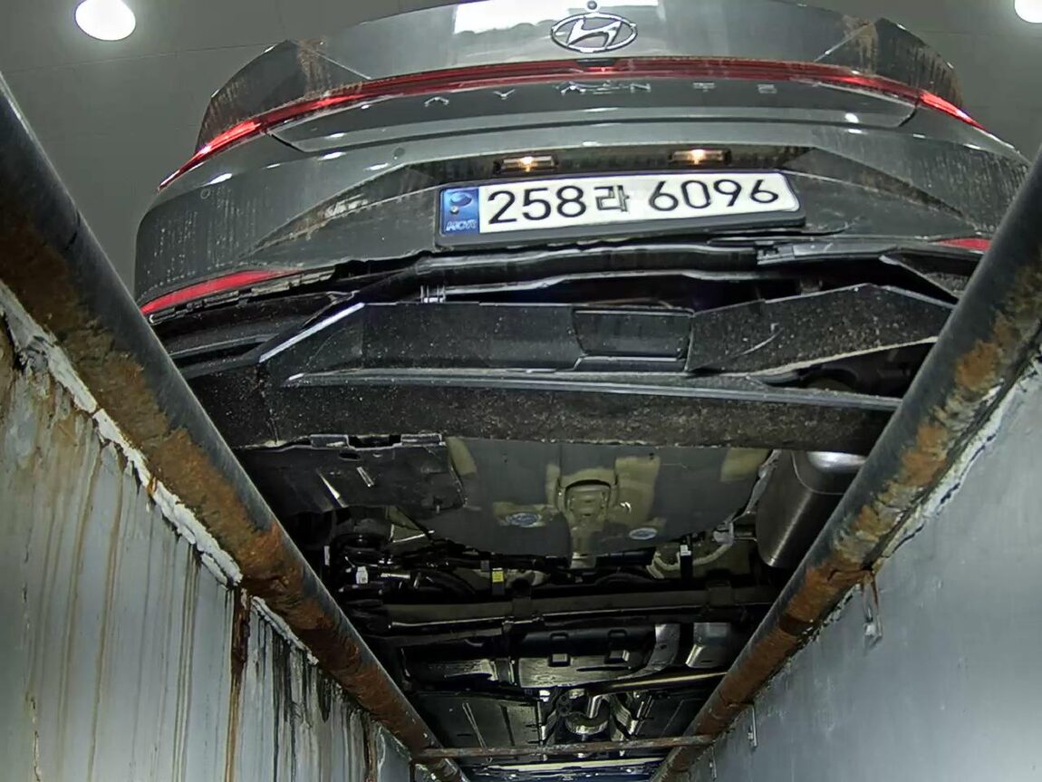 HYUNDAI AVANTE (CN7) 1.6 GASOLINE SMART 2023 - zdjęcie 8