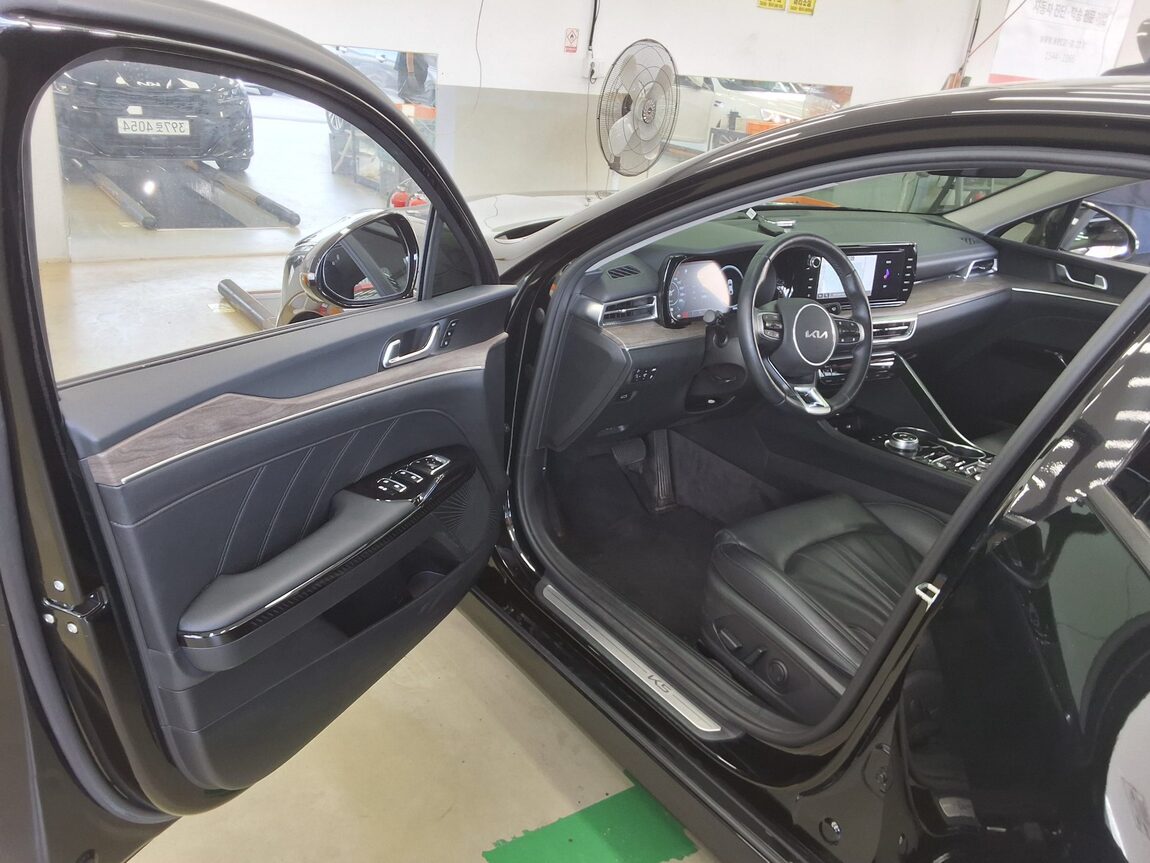 KIA NEW K5 (DL3) 2.0 GASOLINE SIGNATURE 2023 - zdjęcie 10