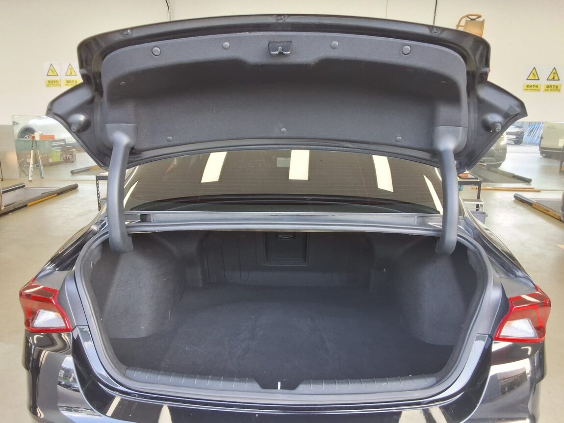 KIA NEW K5 (DL3) 2.0 GASOLINE SIGNATURE 2023 - zdjęcie 15