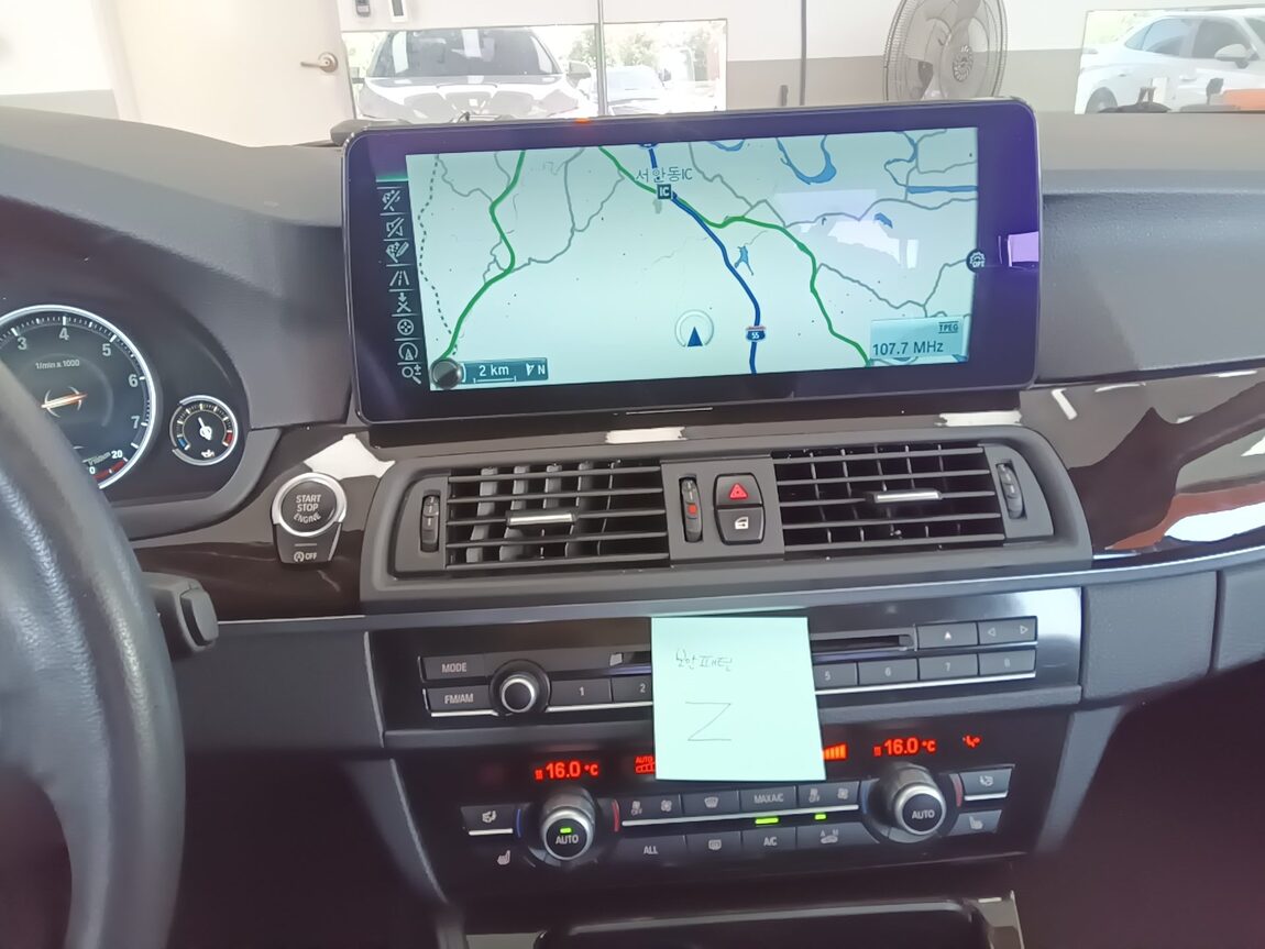 BMW 5 SERIES (6TH GEN) 528i xDRIVE 2013 - zdjęcie 17