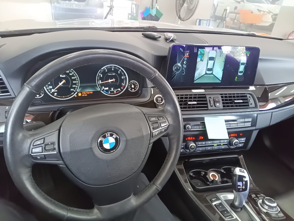 BMW 5 SERIES (6TH GEN) 528i xDRIVE 2013 - zdjęcie 11