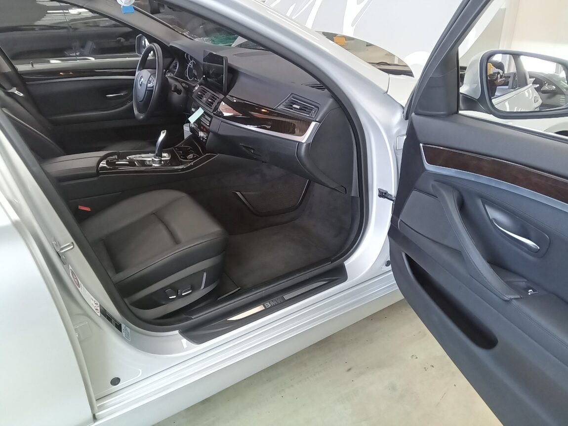 BMW 5 SERIES (6TH GEN) 528i xDRIVE 2013 - zdjęcie 14