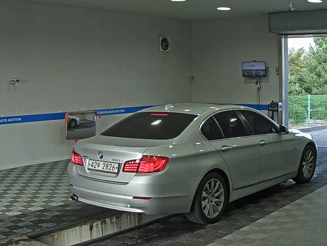 BMW 5 SERIES (6TH GEN) 528i xDRIVE 2013 - zdjęcie 5