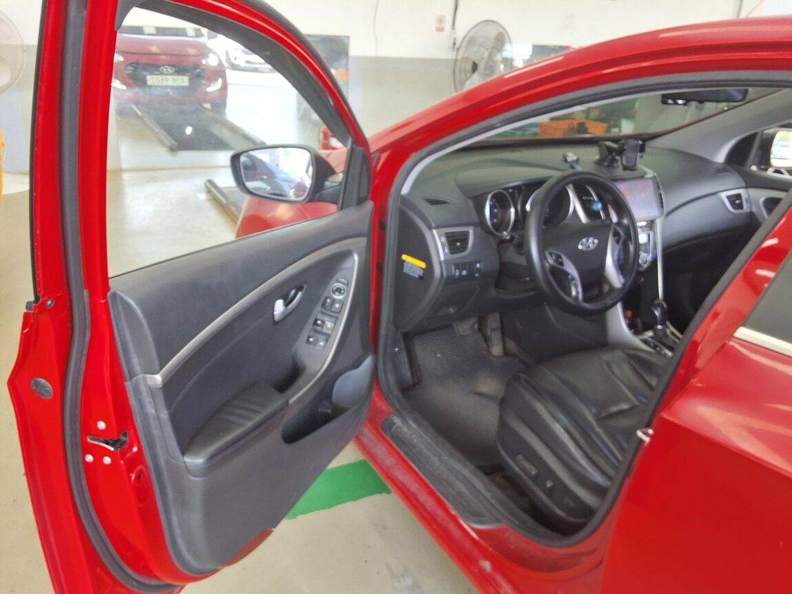 HYUNDAI NEW i30 1.6 VGT PYL 2014 - zdjęcie 10