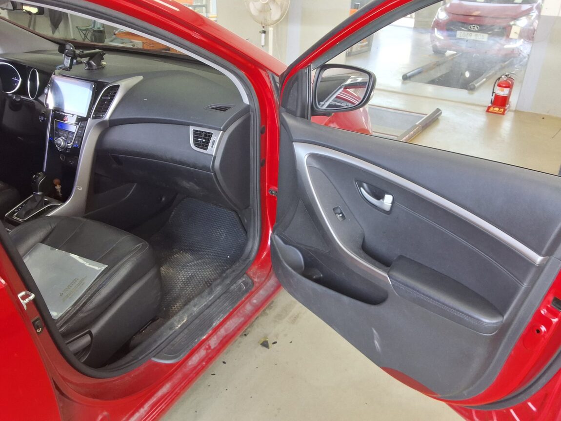 HYUNDAI NEW i30 1.6 VGT PYL 2014 - zdjęcie 14
