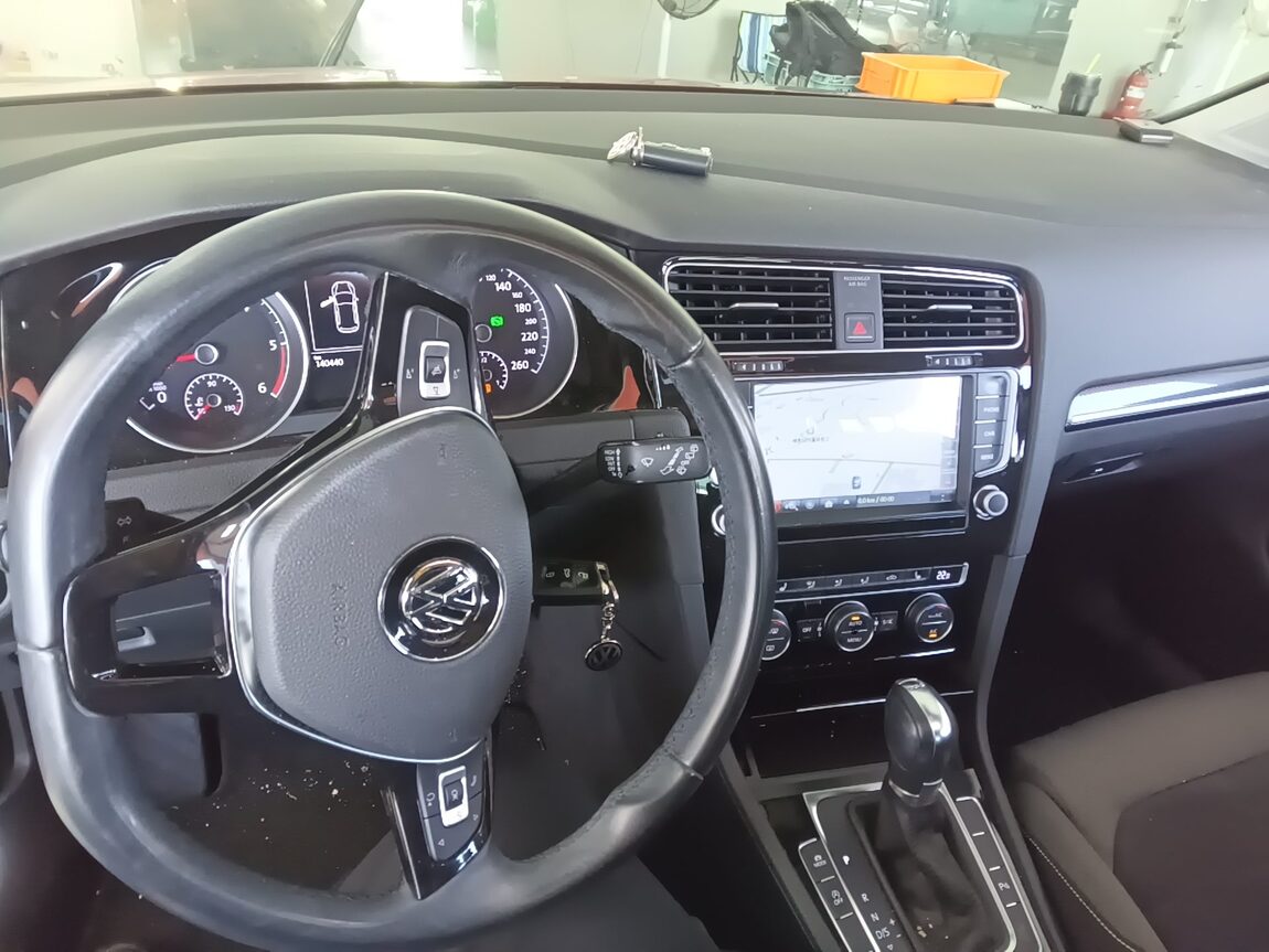 VOLKSWAGEN GOLF (7TH GEN) 2.0 TDI 2015 - zdjęcie 11