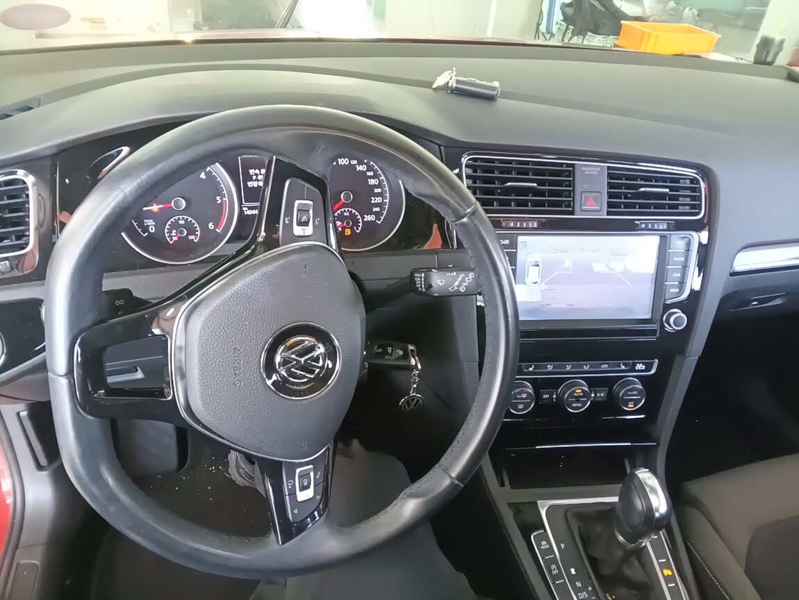 VOLKSWAGEN GOLF (7TH GEN) 2.0 TDI 2015 - zdjęcie 17