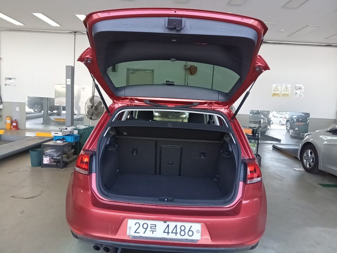 VOLKSWAGEN GOLF (7TH GEN) 2.0 TDI 2015 - zdjęcie 15