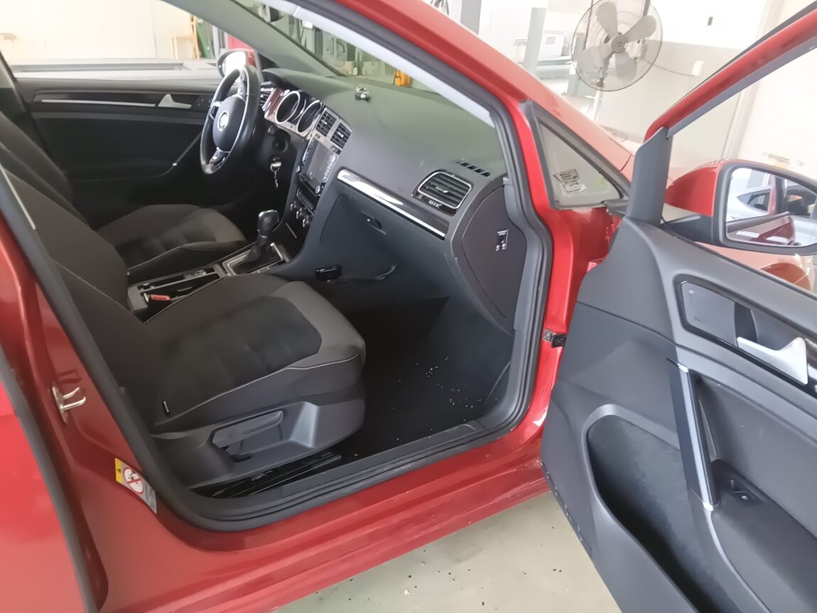 VOLKSWAGEN GOLF (7TH GEN) 2.0 TDI 2015 - zdjęcie 14