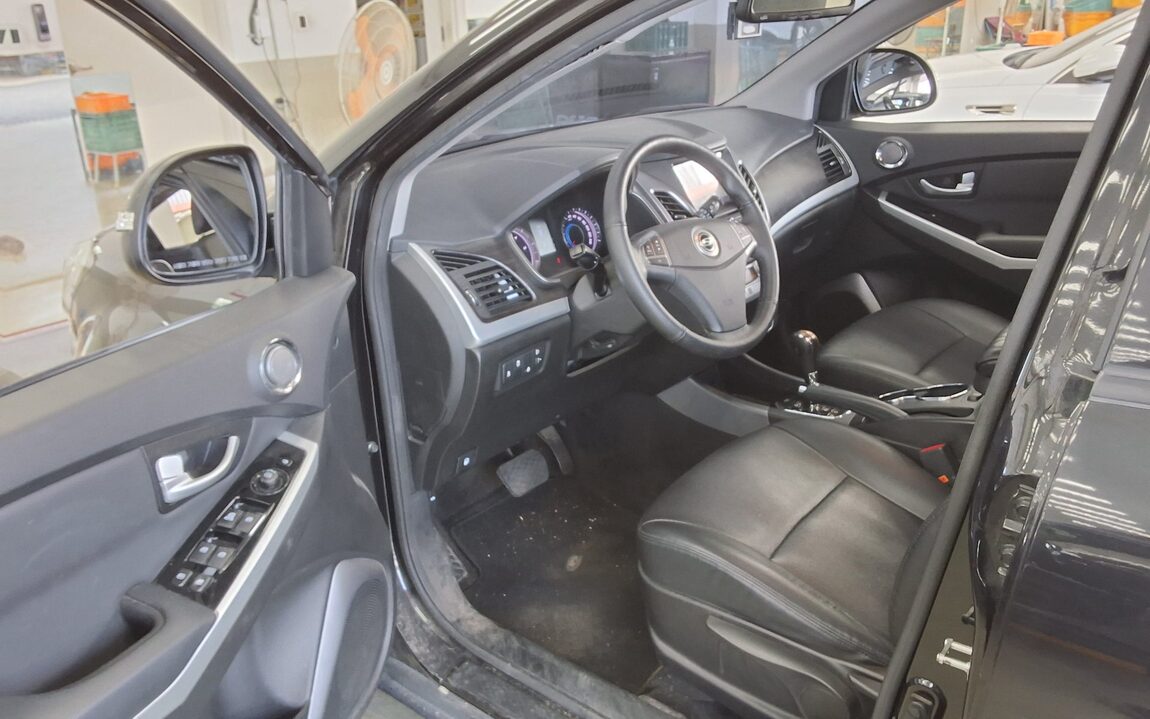 KG MOBILITY (SSANGYONG) NEW KORANDO C 2.2 AWD RX LUXURY MODEL 2017 - zdjęcie 10