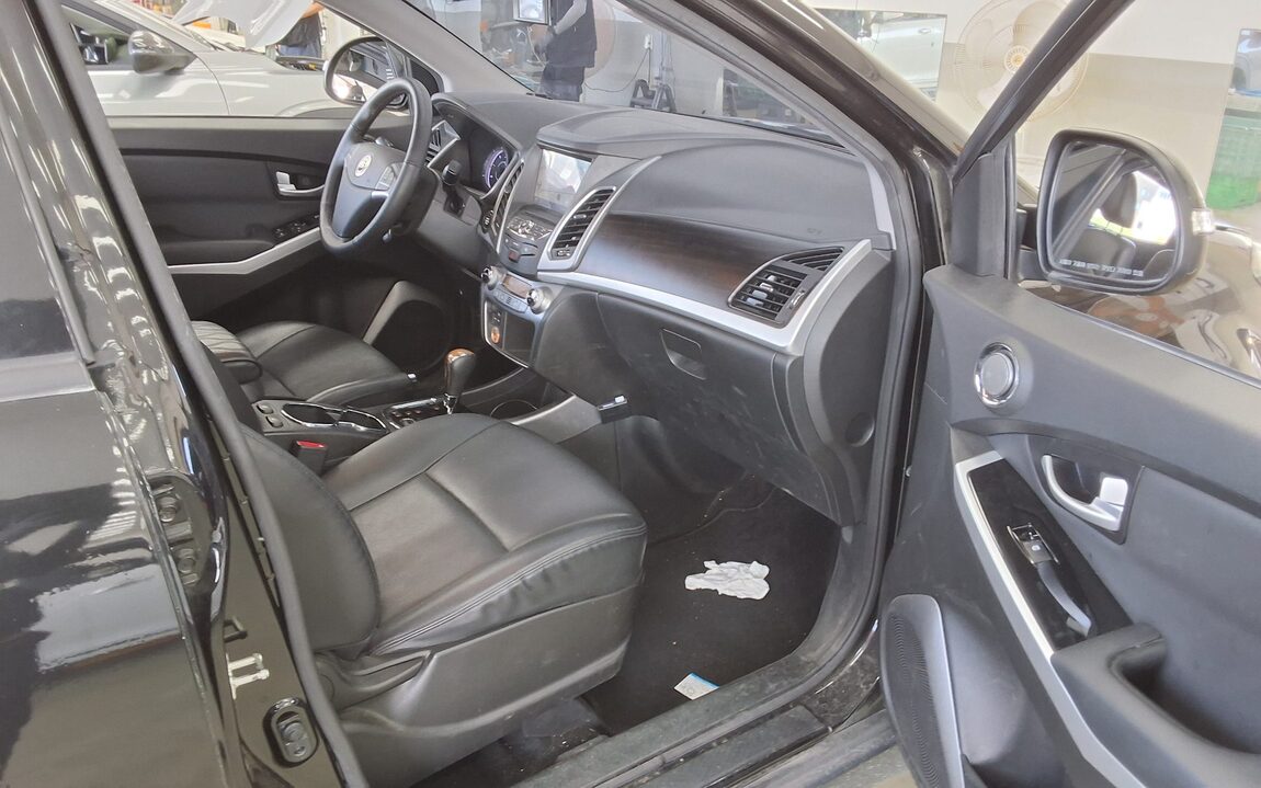 KG MOBILITY (SSANGYONG) NEW KORANDO C 2.2 AWD RX LUXURY MODEL 2017 - zdjęcie 14