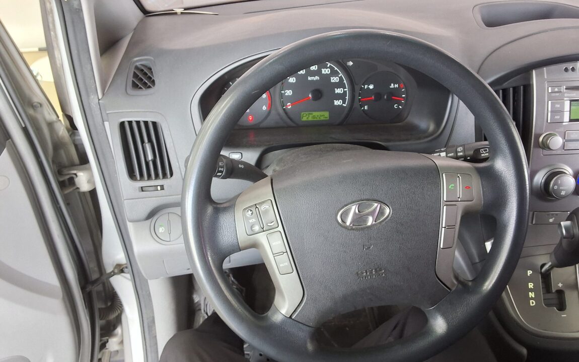 HYUNDAI GRAND STAREX 12-SEATER DIESEL CVX LUXURY 2016 - zdjęcie 10