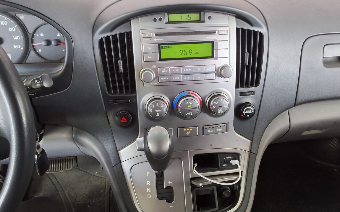 HYUNDAI GRAND STAREX 12-SEATER DIESEL CVX LUXURY 2016 - zdjęcie 11