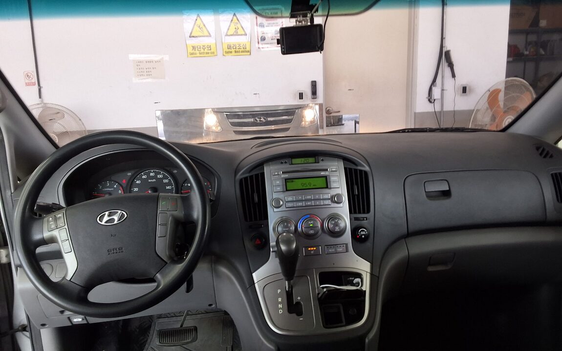 HYUNDAI GRAND STAREX 12-SEATER DIESEL CVX LUXURY 2016 - zdjęcie 4