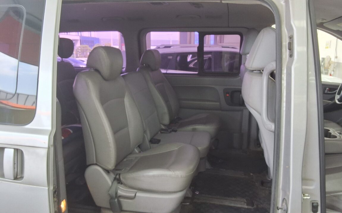 HYUNDAI GRAND STAREX 12-SEATER DIESEL CVX LUXURY 2016 - zdjęcie 6