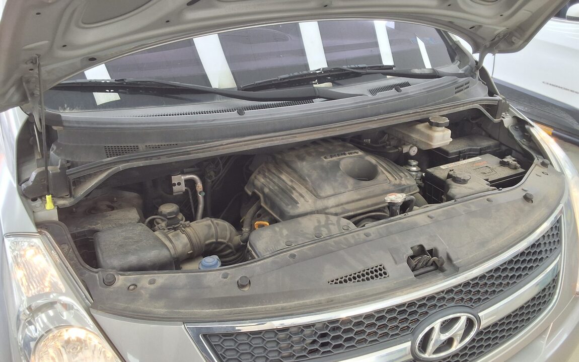 HYUNDAI GRAND STAREX 12-SEATER DIESEL CVX LUXURY 2016 - zdjęcie 14