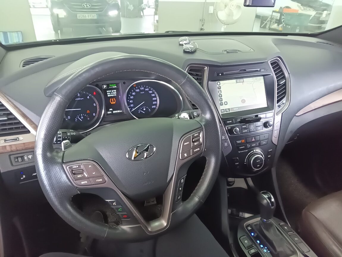 HYUNDAI SANTA FE THE PRIME DIESEL R2.0 2WD 1 MILLION 2018 - zdjęcie 17