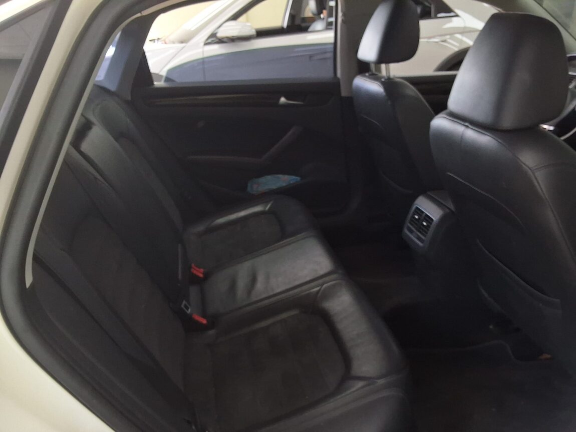 VOLKSWAGEN THE NEW PASSAT (7TH GEN) 2.0 TDI 2015 - zdjęcie 14