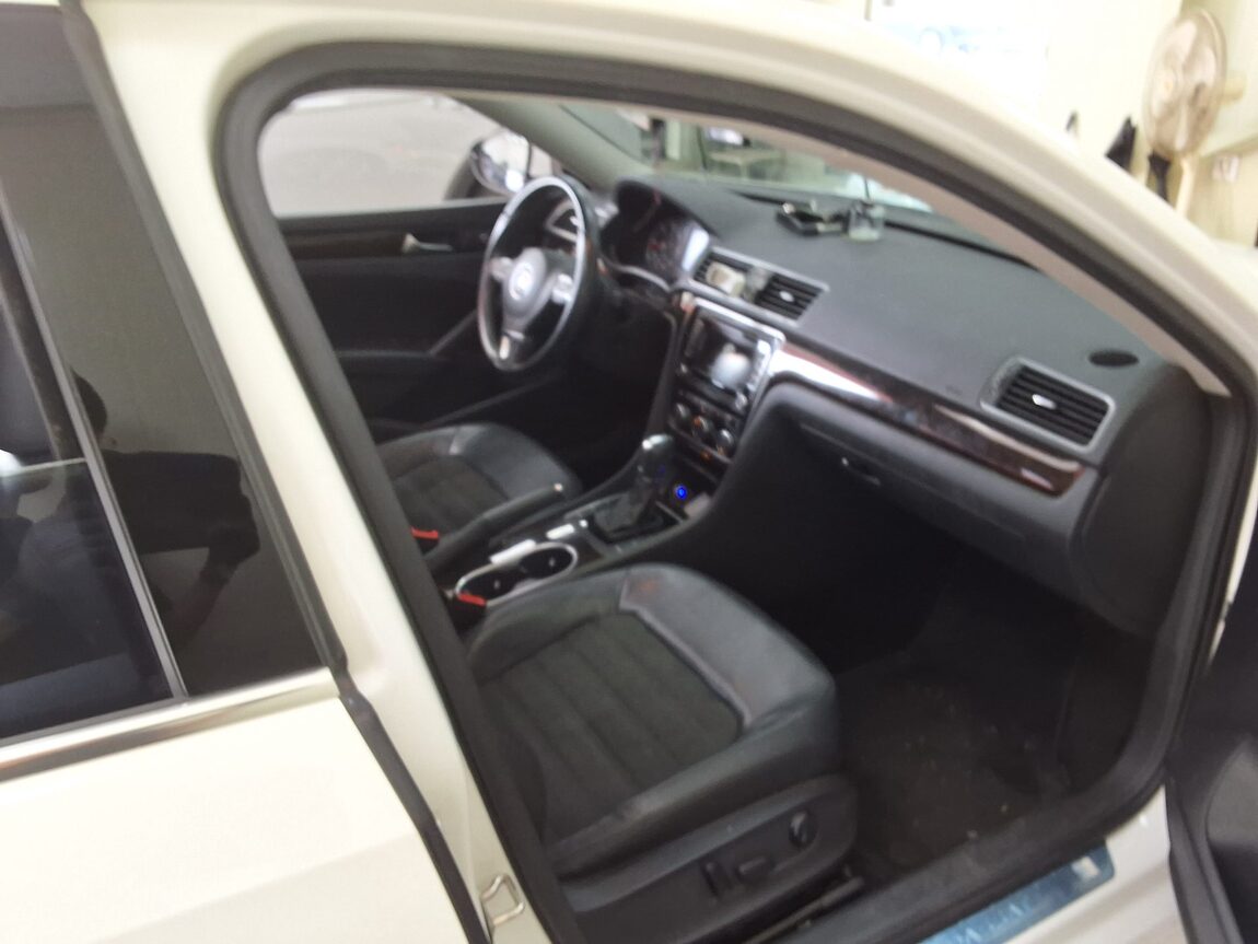 VOLKSWAGEN THE NEW PASSAT (7TH GEN) 2.0 TDI 2015 - zdjęcie 15