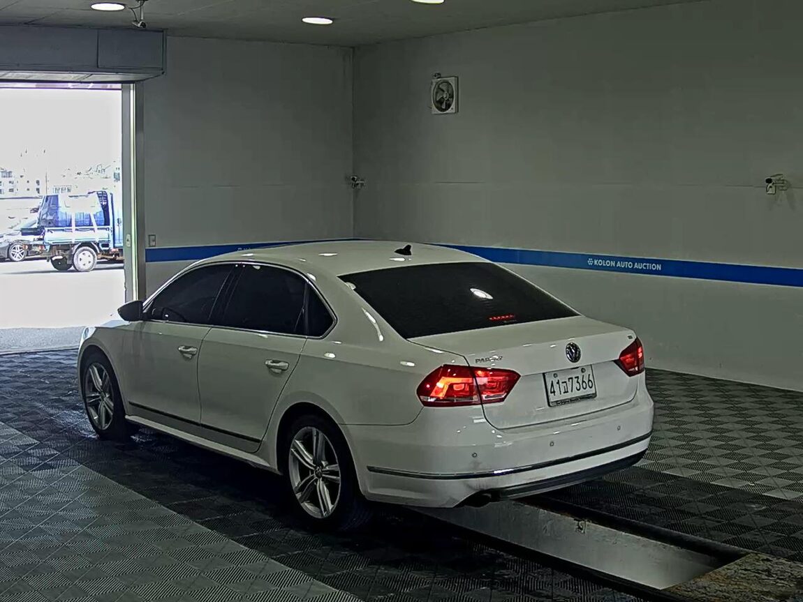 VOLKSWAGEN THE NEW PASSAT (7TH GEN) 2.0 TDI 2015 - zdjęcie 6