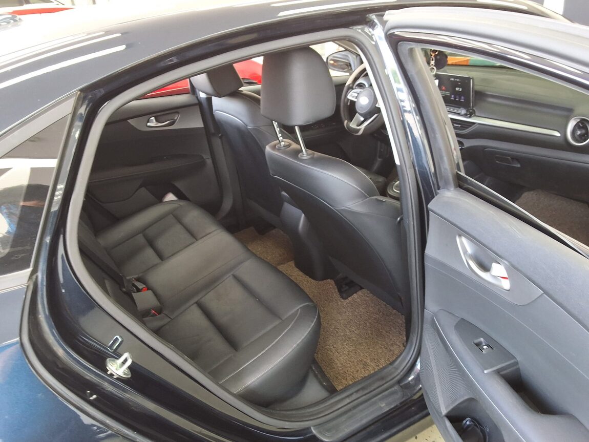 KIA ALL NEW K3 1.6 GASOLINE LUXURY 2019 - zdjęcie 13