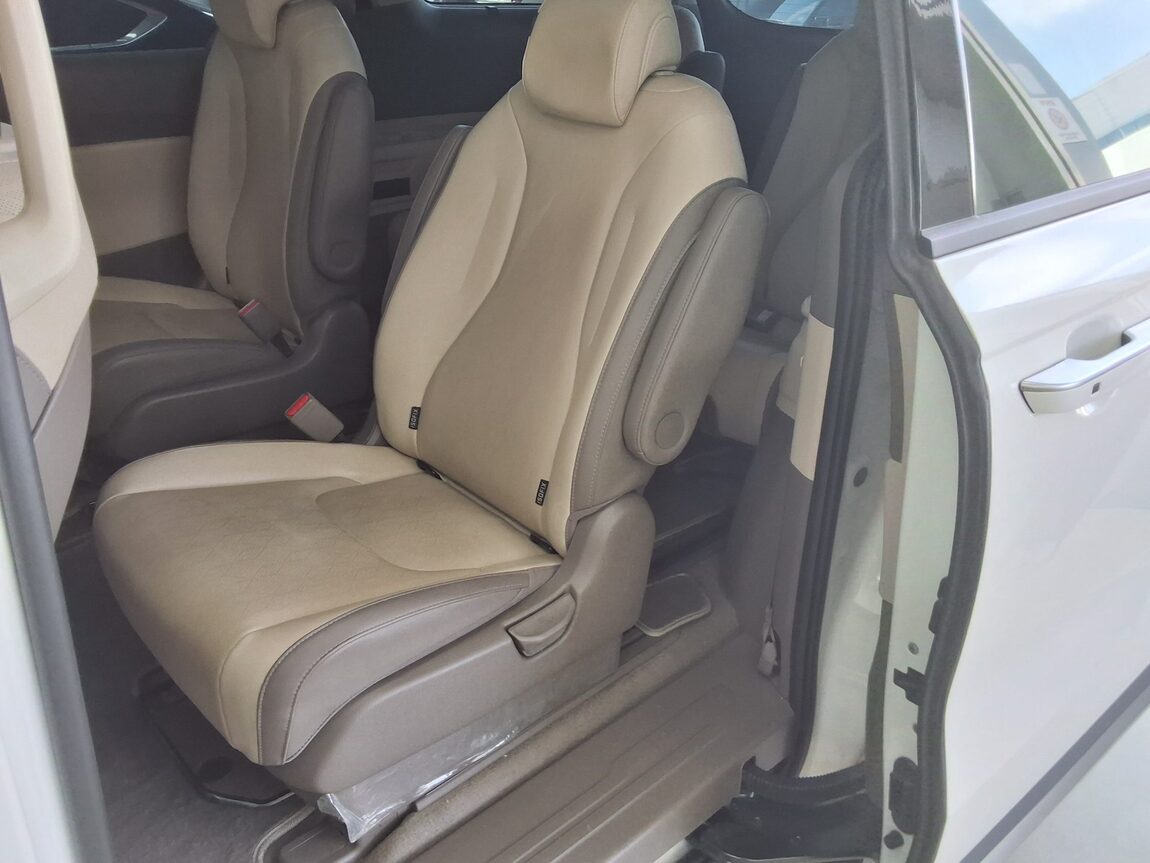 KIA THE NEW CARNIVAL (KA4) 9-SEATER DIESEL NOBLESSE 2025 - zdjęcie 12