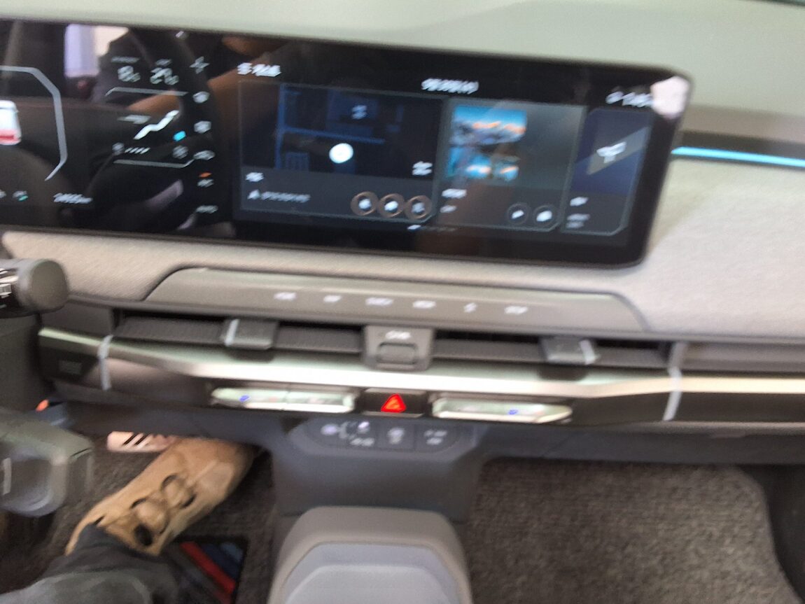 KIA EV3 STANDARD EARTH 2025 - zdjęcie 24