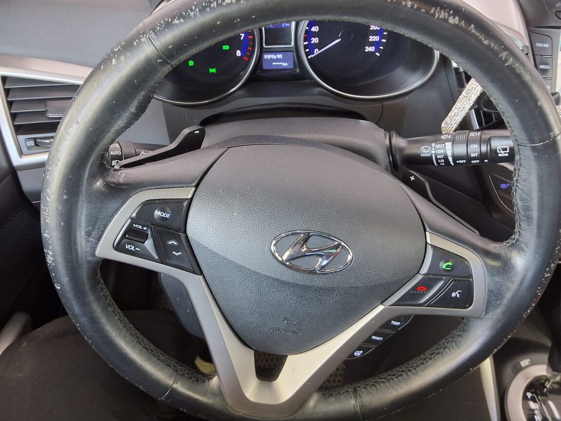 HYUNDAI VELOSTER 1.6 GDI PYL 2014 - zdjęcie 16