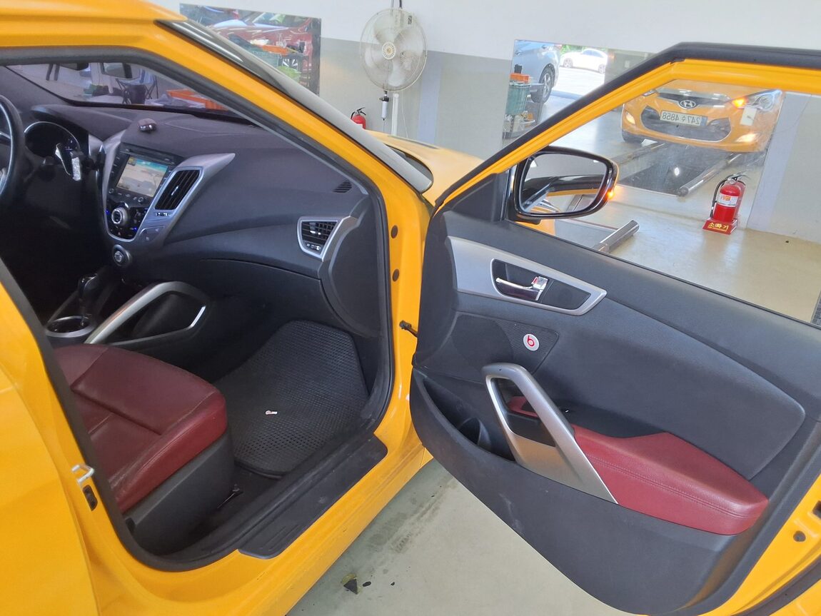 HYUNDAI VELOSTER 1.6 GDI PYL 2014 - zdjęcie 13