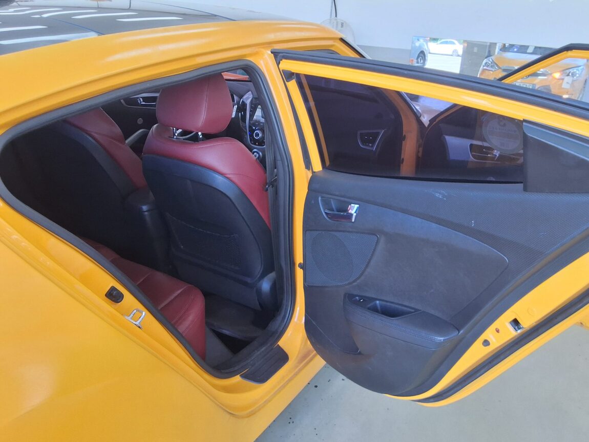 HYUNDAI VELOSTER 1.6 GDI PYL 2014 - zdjęcie 12