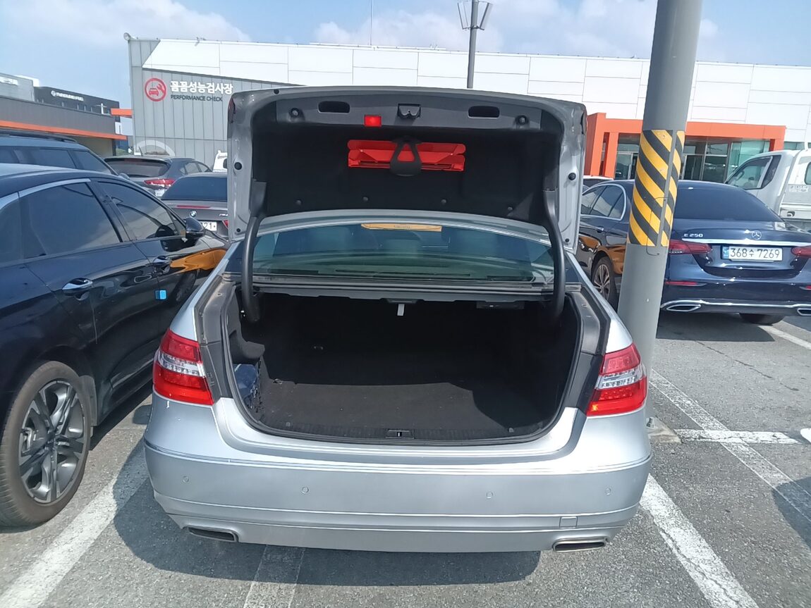 MERCEDES-BENZ E-CLASS (4TH GEN) E220 CDI AVANTGARDE 2012 - zdjęcie 15