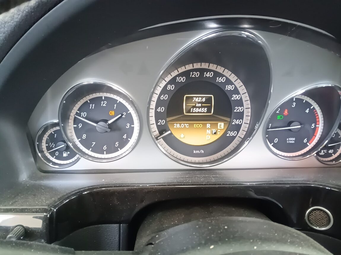 MERCEDES-BENZ E-CLASS (4TH GEN) E220 CDI AVANTGARDE 2012 - zdjęcie 9